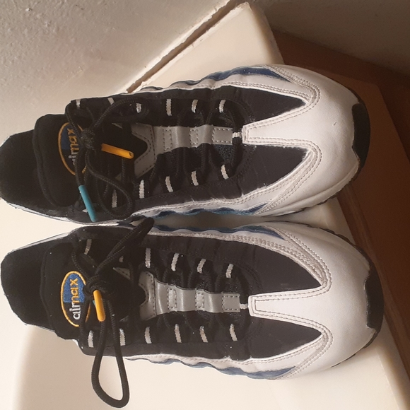 Nike Air Max - Picture 1 of 5